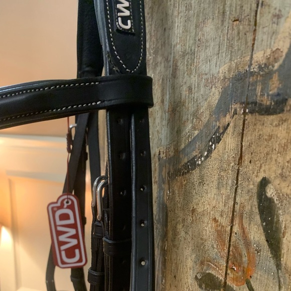 SOLD Brand new with tags CWD raised fancy stitched French noseband bridle - Picture 8 of 16